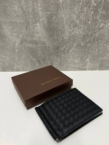 Бумажник Bottega Veneta intrecciato с клипсой черный