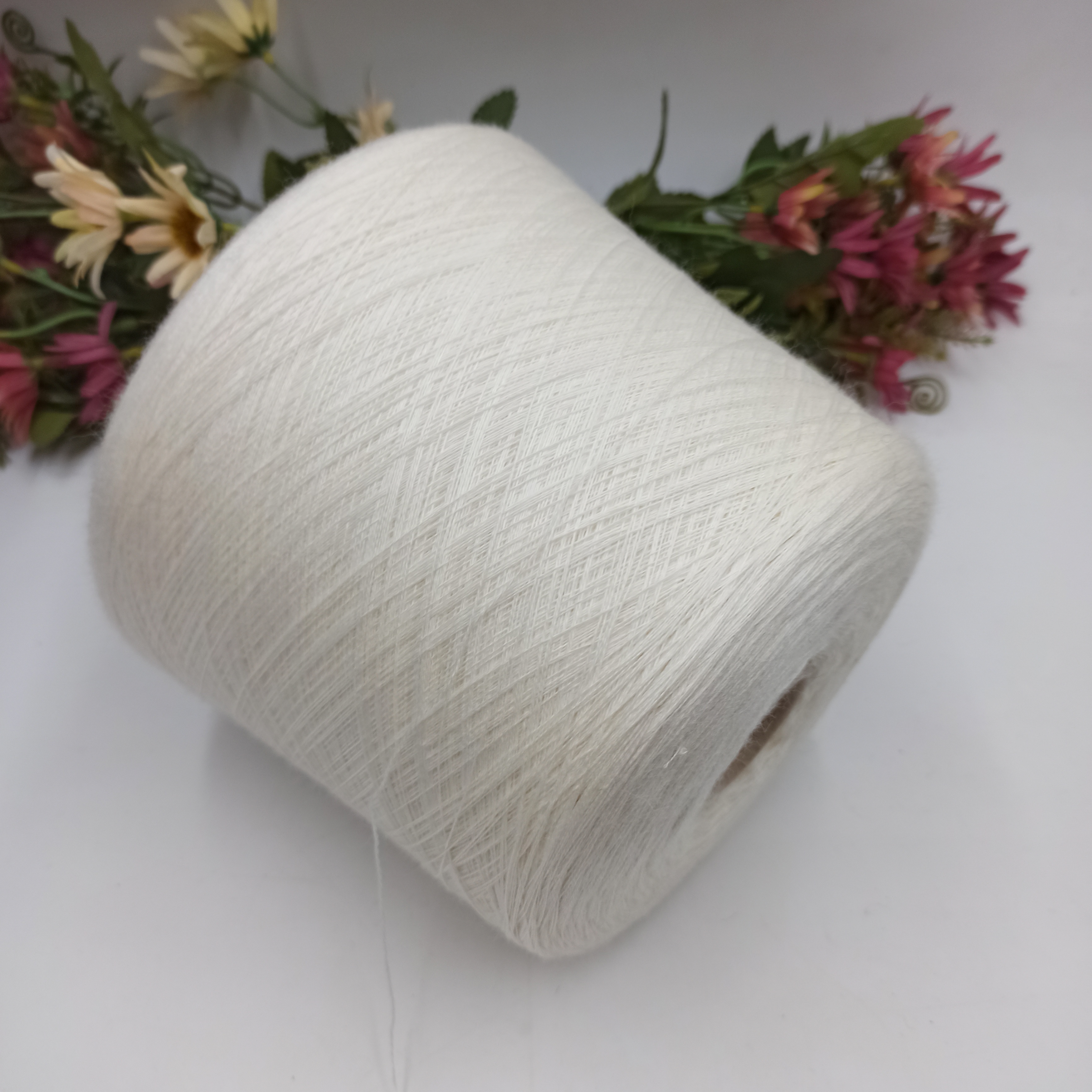 Crystal Sudwollgroup меринос с шелком и кашемиром 2400м/100гр Greige - Молочный