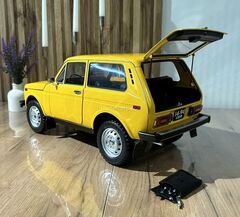 VAZ-2121 Lada Niva 1:8 Hachette fully assembled