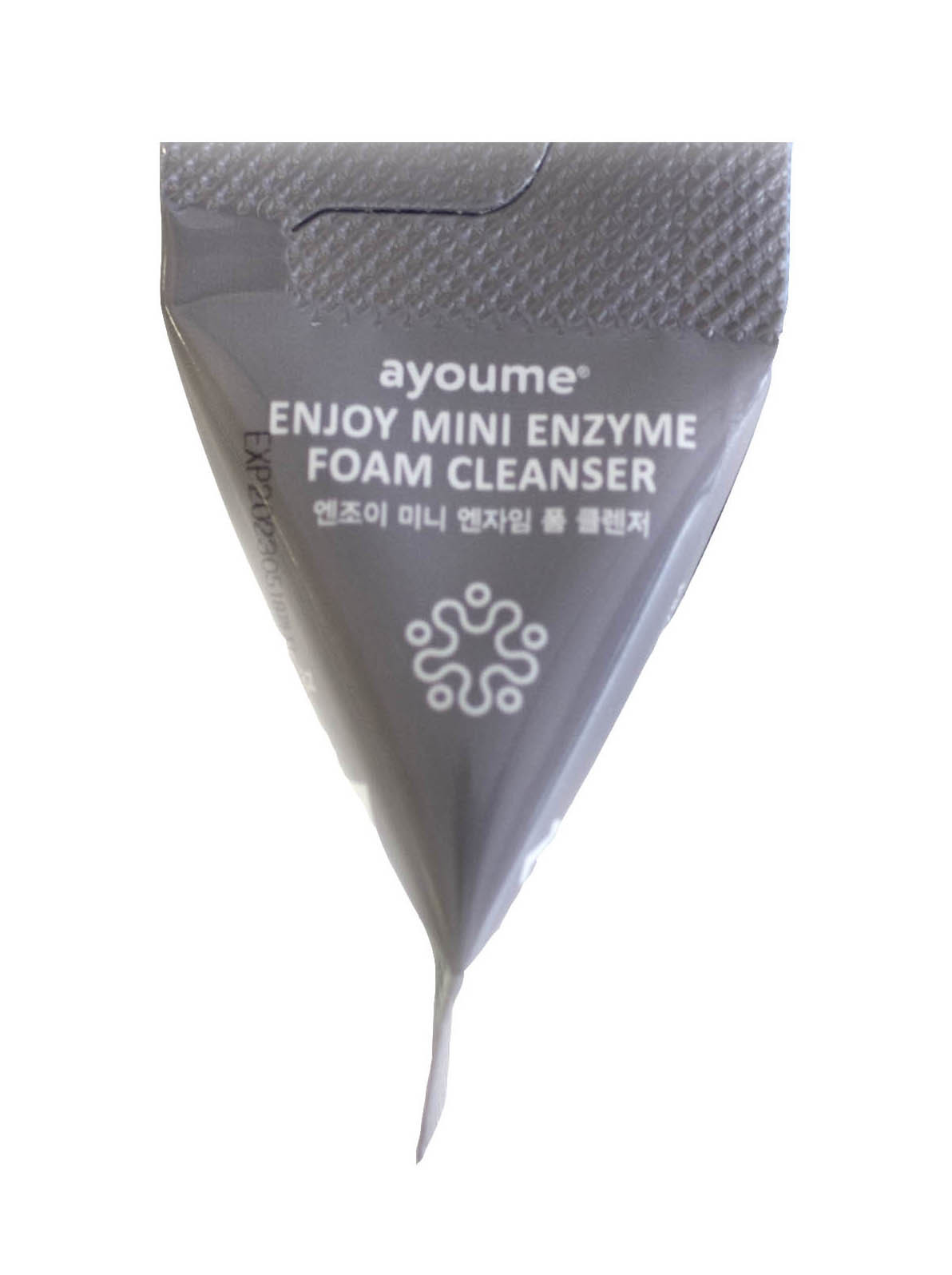 Mini enzyme foam cleanser