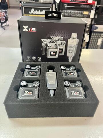 XVIVE U4r4 WIRELESS IN EAR MONITOR SYSTEM  СИСТЕМА ПЕРСОНАЛЬНОГО МОНИТОРИНГА -1 ПРИЕМНИК, 4 ПЕРЕДАТЧИКА