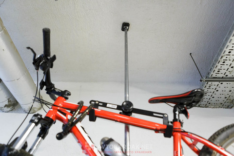 Комплект для крепления 1 велосипеда на телескопической распорке