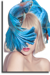 Постер "Девушка с синими рыбками на голове"