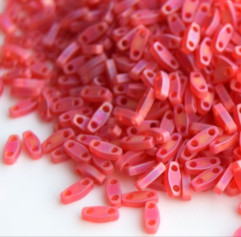 QTL-0140FR Бисер Миюки квартер тила/Miyuki Quarter Tila Matte Light Red AB