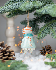 Фарфоровая ёлочная игрушка ручной работы «Тигрица», Россия