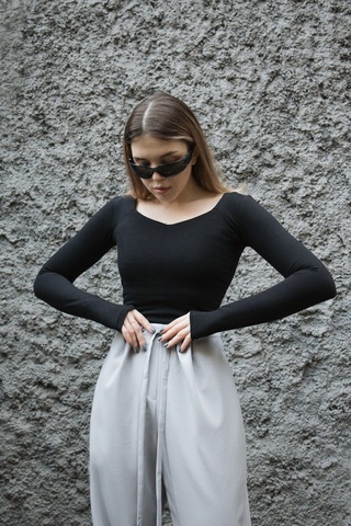 Боди с асимметричным вырезом BLACK