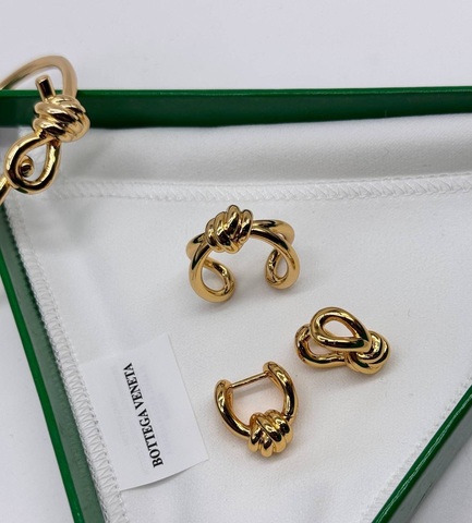 Серьги, кулон, браслет и кольцо Bottega Veneta