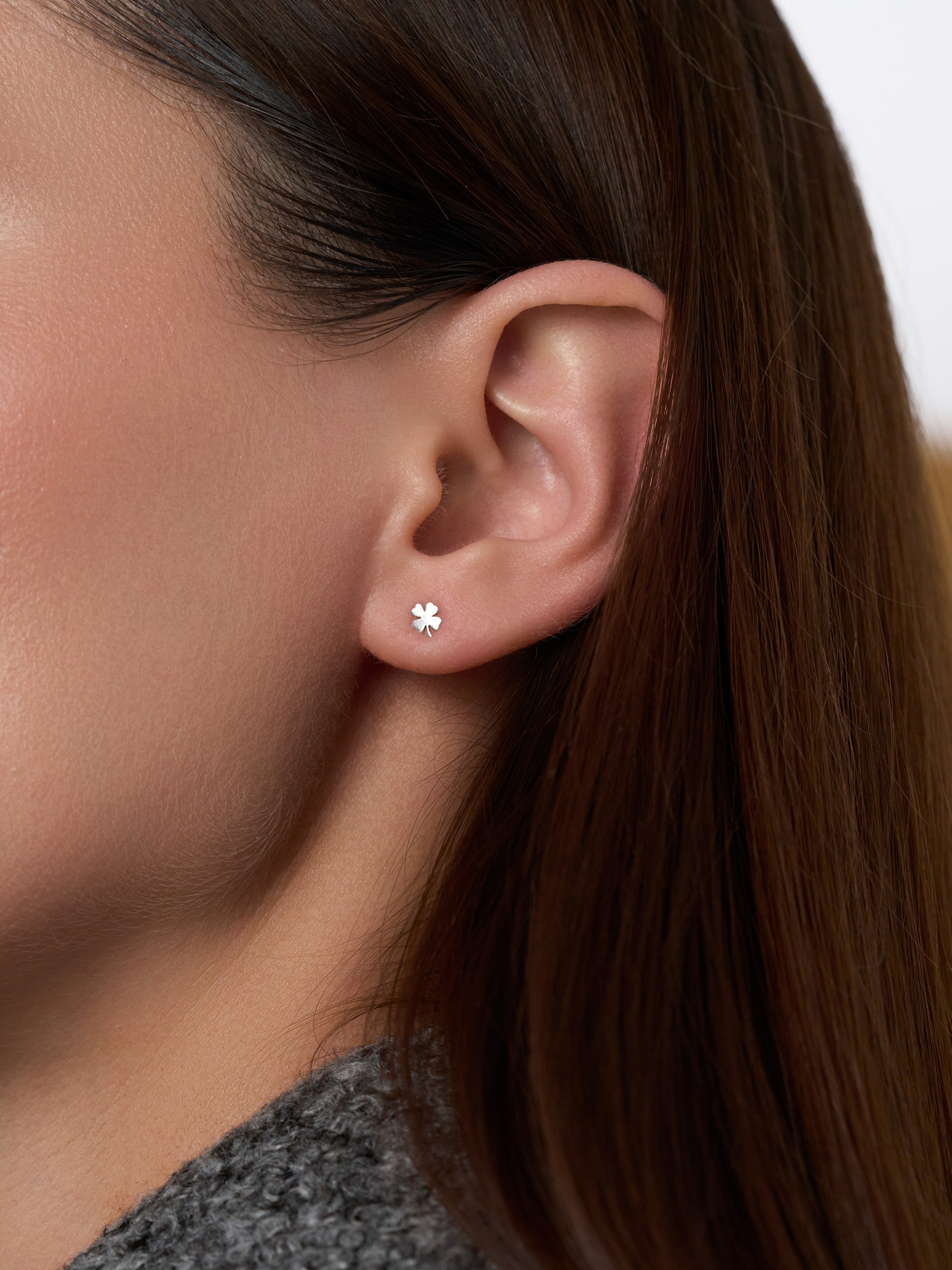 Пирсинг лабрет Флора