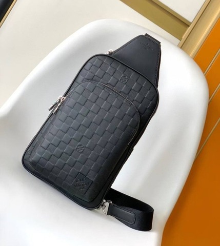Сумка-слинг Louis Vuitton Avenue NM кожа Damier Infini