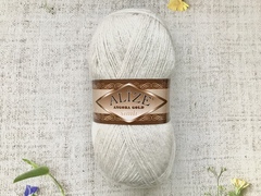 Пряжа ALIZE "Angora Gold Simli". 599 слоновая кость