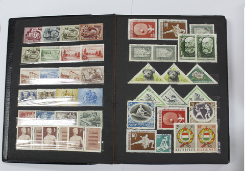 Альбом с коллекцией иностранных марок (примерно 504 штуки) VF