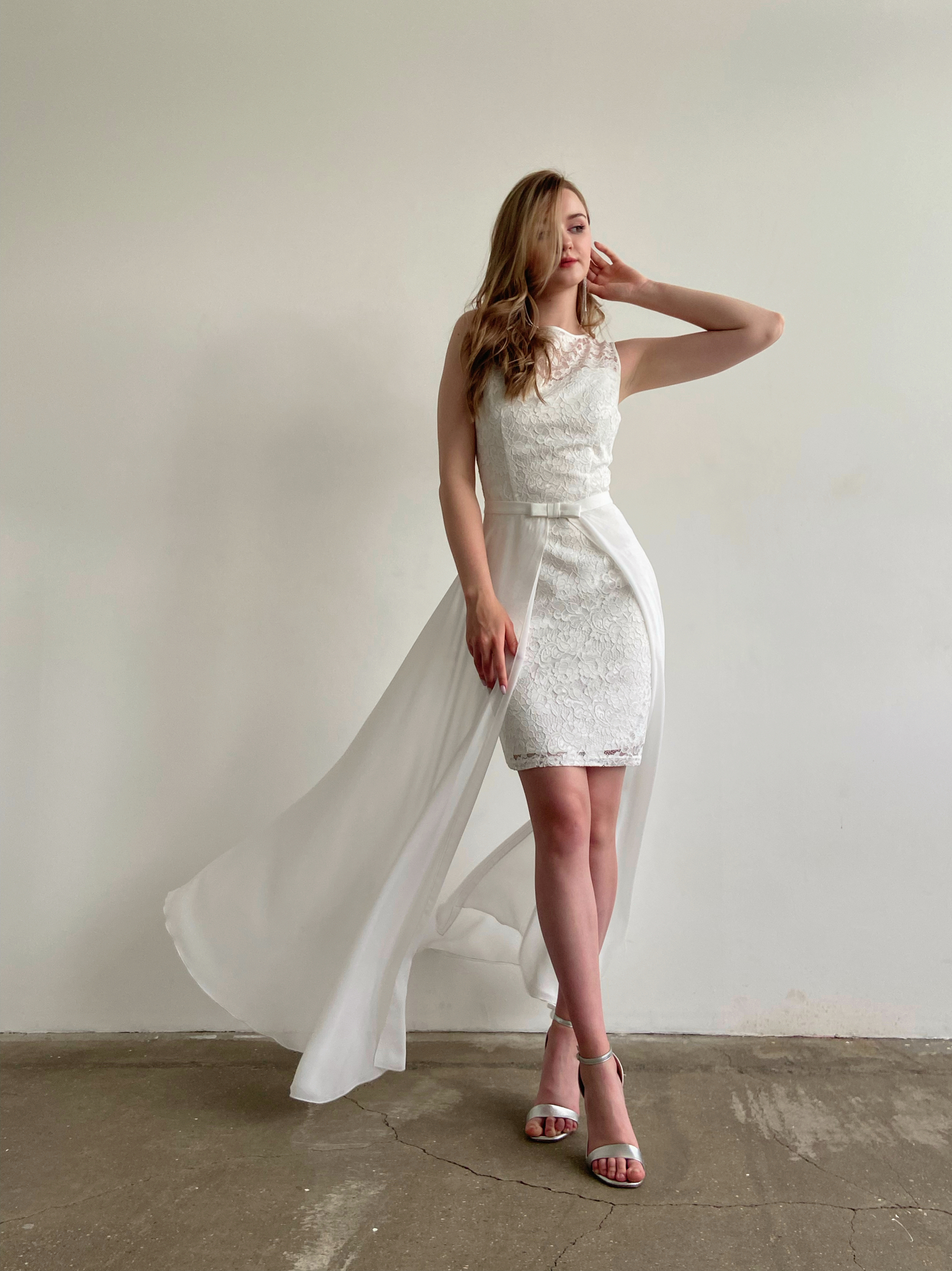 Свадебное платье со съемной юбкой из шифона(молочный)
