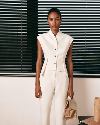 Жилет Шерстяной цвета слоновой кости