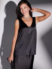 Элегантный топ с V вырезом из струящегося сатина  D23.068 (129718)