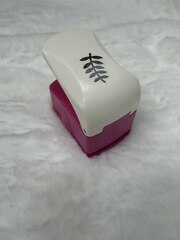 Фигурный дырокол 25 мм, лист папоротника.