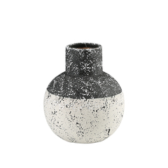 Ваза Black and white vase