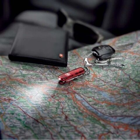 Нож-брелок Victorinox SwissLite, 58 mm, 8 функций, Translucent Red (0.6228.T)