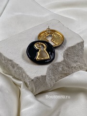 Серьги Скиапар. черные с золотым замком в центре
