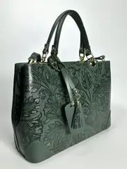 Женская форматная сумка из натуральной кожи зеленого цвета