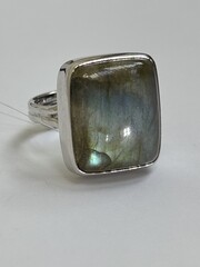 Лабрадорит (кольцо из серебра)