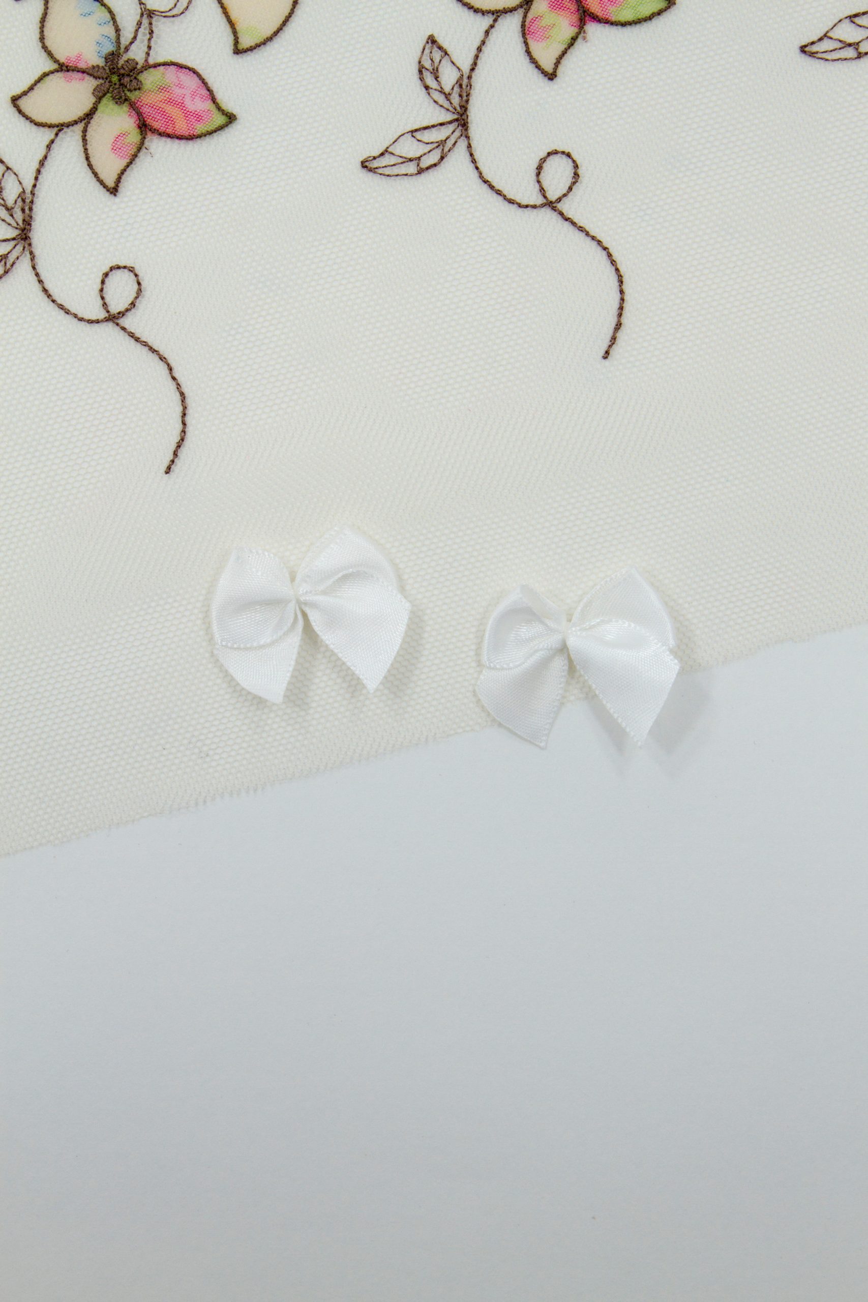 Бантик пришивной белый 2 см, 3 см