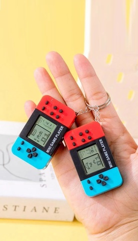 Брелок - портативная видеоигра консоль 8 игр