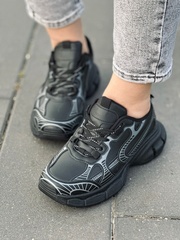 Кроссовки женские