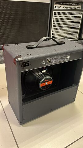 BEHRINGER HA-40R