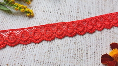 Кружево плетеное, ш. 2-2,2 см.