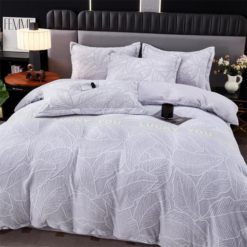 Постельное белье двуспалка Велюр Сереневый  Лепестки