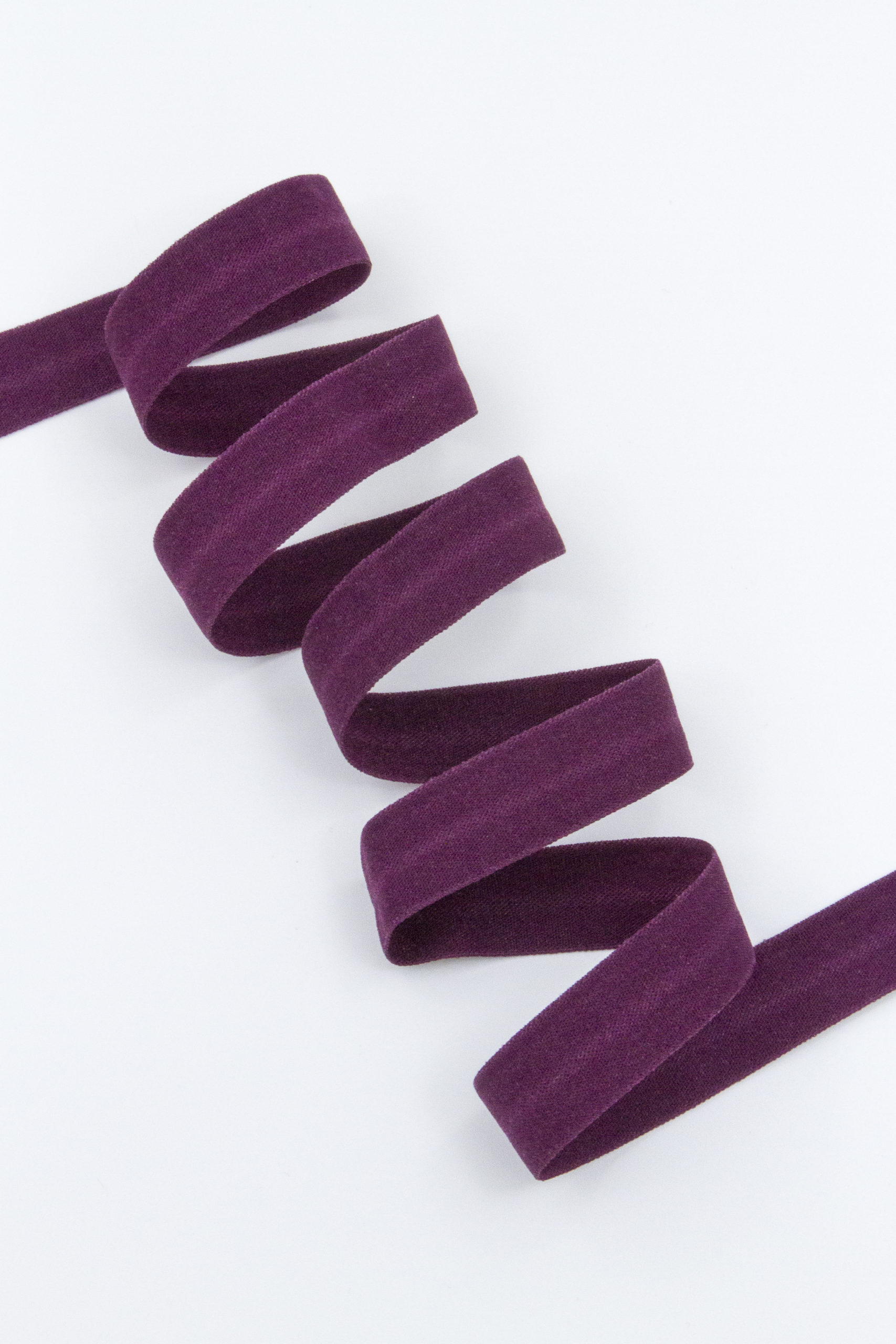 Бейка эластичная слива матовая ширина 15 мм