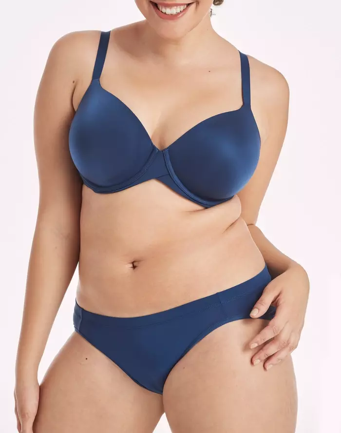 Семіз үй қызметшісін ұрды