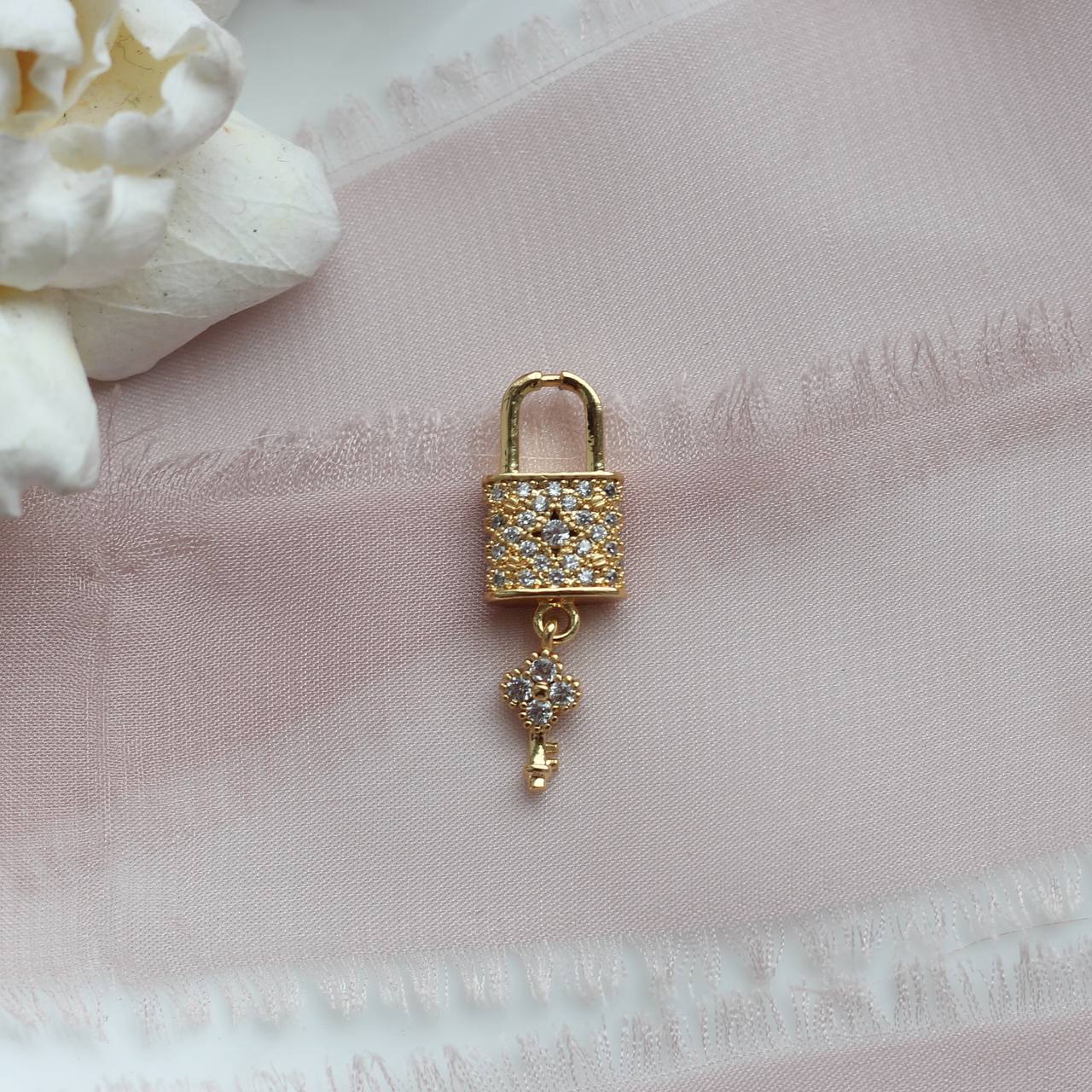 Подвеска Замочек с ключиком с фианитами 28*9 мм, позолота П092 - купить ...