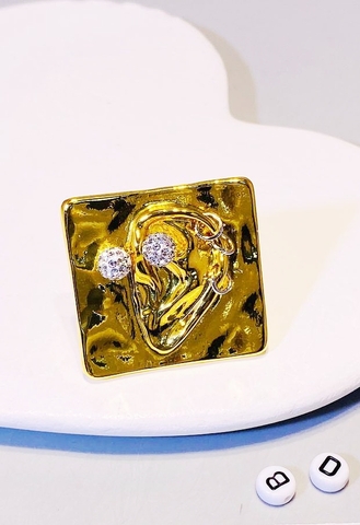 83401- Кольцо печатка квадратное УХО в стиле Schiaparelli