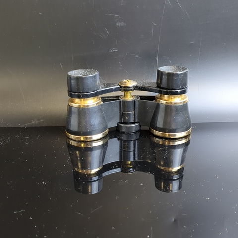 Бинокль театральный, металл, пластик, стекло,Лыткаринский завод оптического стекла (ЛЗОС), СССР, 1960-1980 гг.