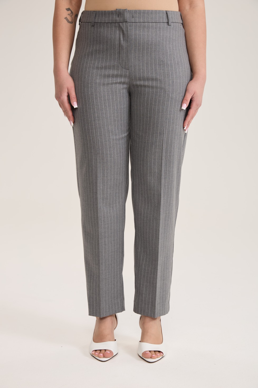 Брюки классические в полоску, серый