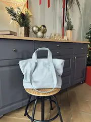 Женская сумка-шоппер из натуральной кожи голубого цвета