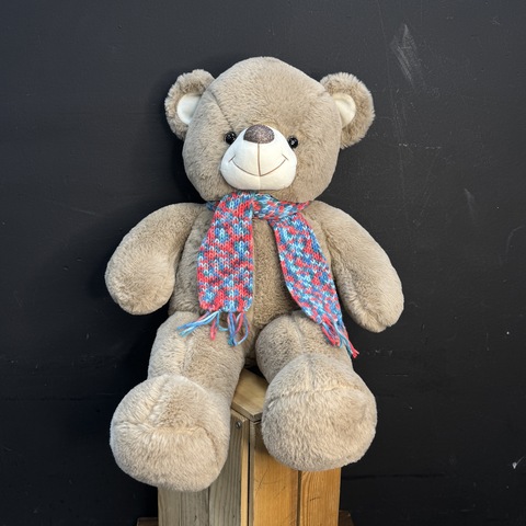 Медведь плюшевый с шарфиком