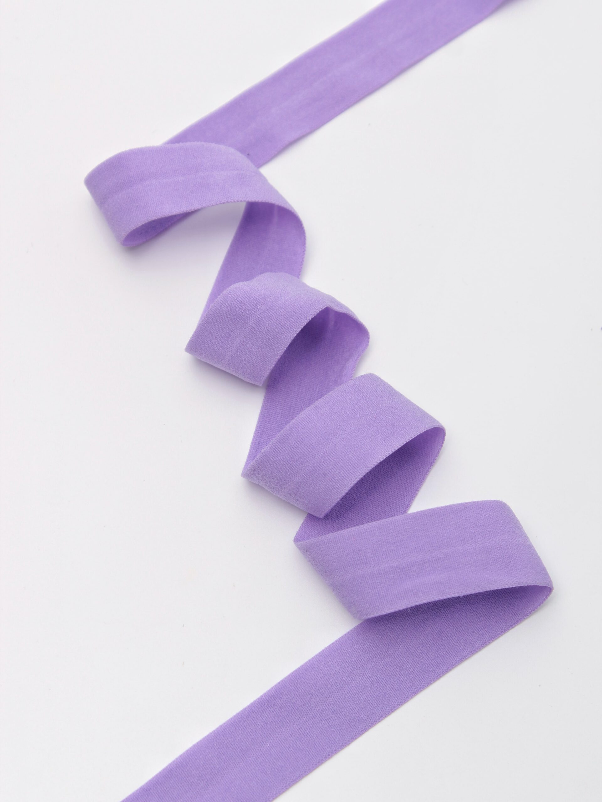 Бейка эластичная яркая лаванда матовая ширина 20 мм