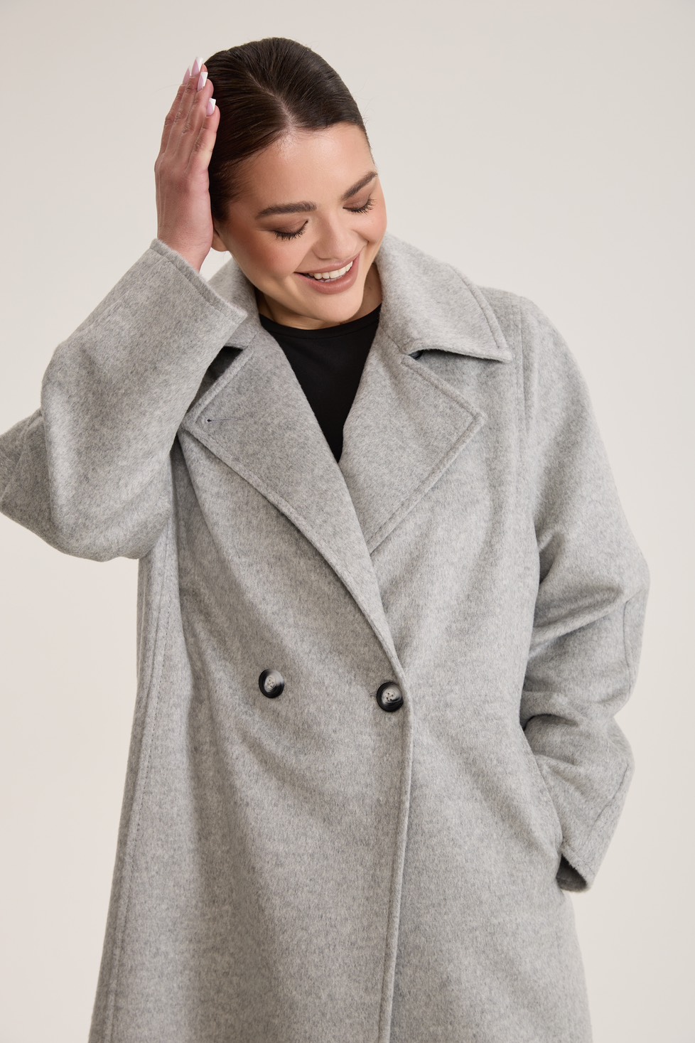 Пальто двубортное с отстрочкой, светло-серый