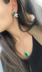 Колье в стиле Graff из серебра 925 с прямоугольной подвеской медальоном изумруд