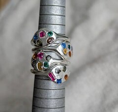 Перстень вплавленные камни