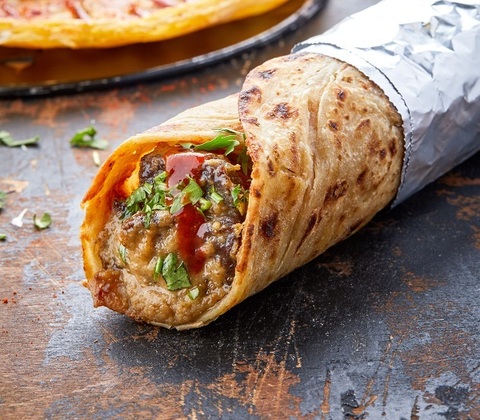 Roll with chicken and chorizo