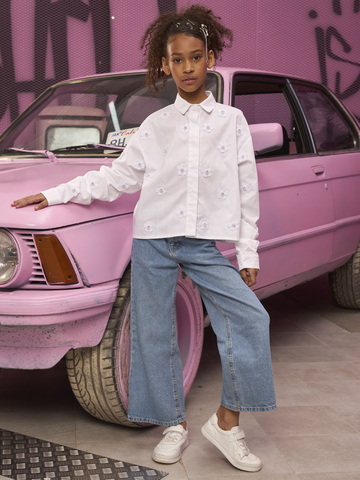 Рубашка для девочки белая с цветочками укороченная