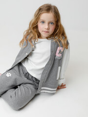 жакет  для девочки  КР 302833/серый меланж к603