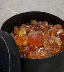 Камни ароматические Sichuan MAD et LEN янтарь/black