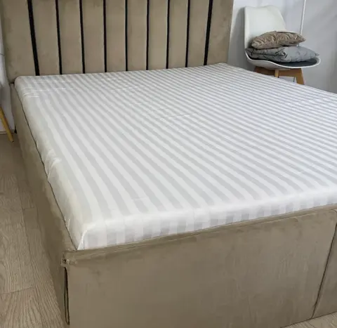 Простыня на резинке 200*160*25 WHITE LINE, сатин