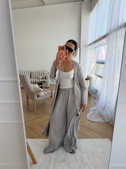 Костюм с удлиненным кардиганом серый