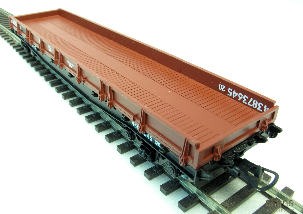 Железнодорожный вагон платформа. Платформа модели 13-401. Платформа 13-3110. Железнодорожная платформа модель 13-401. Платформа универсальная 134012 вагон.