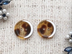 Пуговицы костюмные, d 2 см